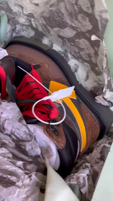 Off-White | Shoes | Arrow Boots From Offwhite Arrow Ankle  display picture 2