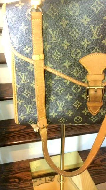 Louis Vuitton, Bags, Louis Vuitton Beverly Gm Monogram Business Laptop  Computer Crossbody Bag Auth
