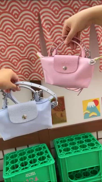Longchamp - mini pouch with handleสี Petal Pink ✨💓, Gallery posted by  jiraphatc
