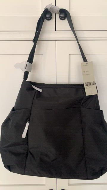 SWEATY BETTY All Day Tote Gym Workout Everyday Black Shoulder Overnight Bag  NWT