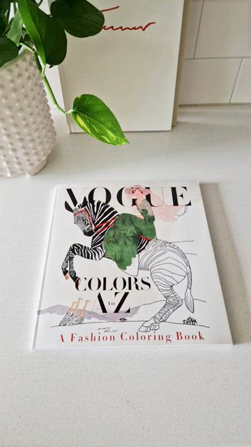 Vogue Colors A to Z: A Fashion Coloring Book (Paperback)