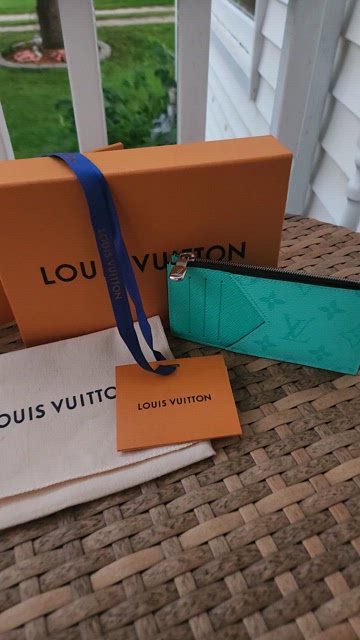 Louis Vuitton Taigarama Coin Card Holder
