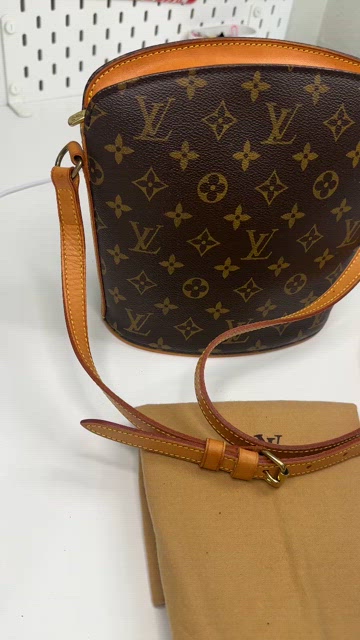 Louis Vuitton Drouot vintage crossbody bag - Encore Clothing Agency