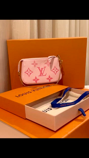 Louis Vuitton Empreinte Monogram Giant by The Pool Mini Pochette Accessories Bouton de Rose