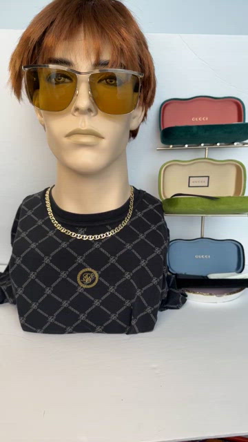 Gucci | Accessories | Gucci New Authentic Oversized  display picture 2