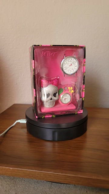 Betsey Johnson | Accessories | New Betsey Johnson Pink Skull  display picture 1