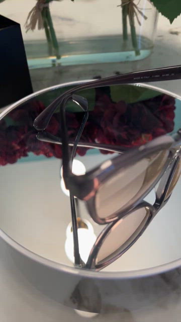 EUC CHANEL Cat Eye Olive Sunglasses 71186A EUC CHANEL Cat Eye Olive Sunglasses 71186A is available for  main image 4