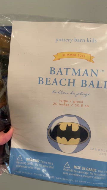 BATMAN Pottery Barn Kids Beach Ball 20 sealed New. Bat Signal LOGO Summer 2012