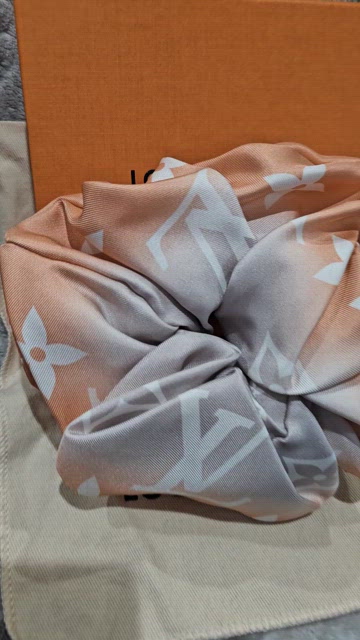 LOUIS VUITTON SCRUNCHIE HAIR ACCESSORY HAIR RIBBON BRUME BEIGE MONOGRAM by POOL LOUIS VUITTON SCRUNCHIE HAIR ACCESSORY HAIR RIBBON BRUME  main image 3
