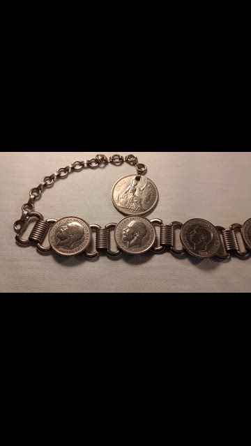 Coin belt silver tone 18 English coins 30\