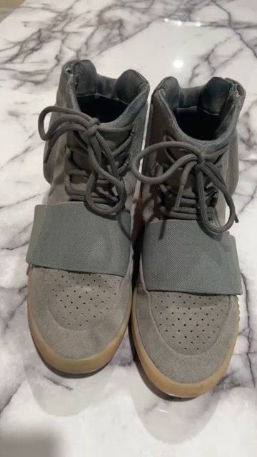 1000% Auth. Yeezy Boost 750 Light Gray Glow Gum Size 8 maxresdefault.jpg main image 4