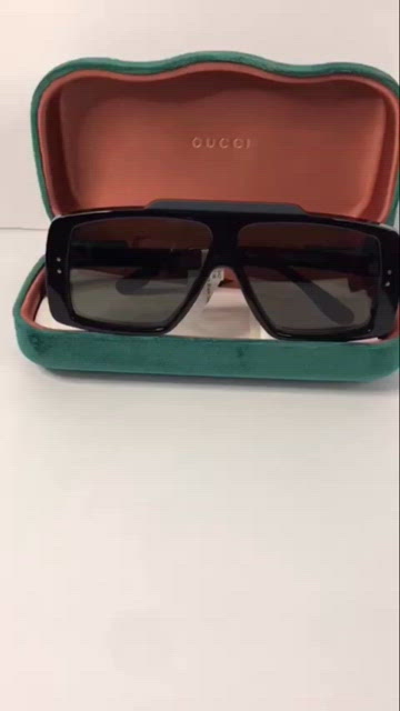 ? - Authentic Gucci Grey Shield Unisex Sunglasses GG1369S 001 Kúpiť lacno Gucci Grey Shield Unisex Sunglasses GG1369S 001  main image 2