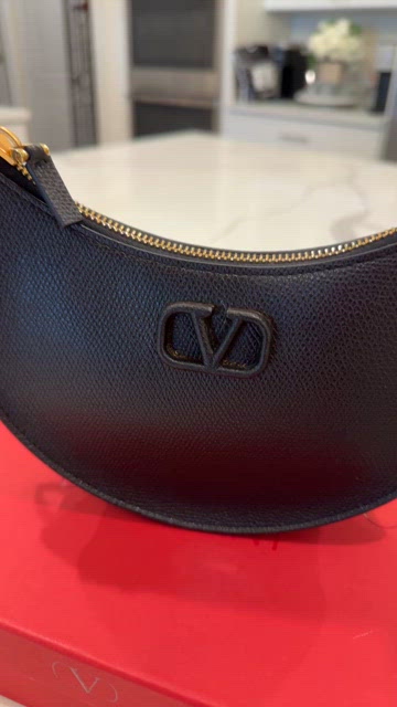Valentino Garavani | Bags | Valentino Hobo Bag | Poshmark