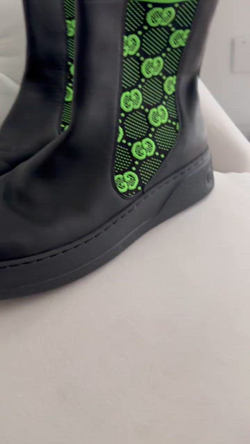 ?MEN’S GUCCI CHELSEA GG LEATHER BOOT? US Size 9.5?BLACK AND GREEN❣️ MAKE OFFER Gucci GG Supreme Ankle Boots | Black | FARFETCH main image 4