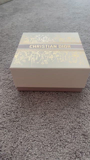 Dior | Party Supplies | Light Pink Gold White Dior Box  display picture 1