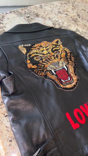 GUCCI★素敵！Web Trim Tiger Button Black Leather Jacket 100% Authentic GUCCI Black Embroidered Crystal Tiger Bomber