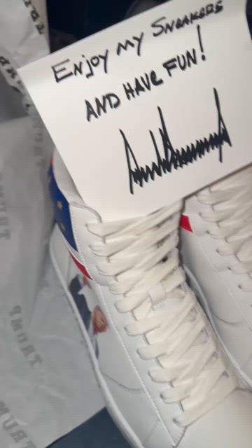 Ultra-Rare Trump Sneakers w/ Signed Card – Only 10 Autographed!?| Size 9 CEO wins autographed golden Donald Trump sneakers after $9K  main image 4