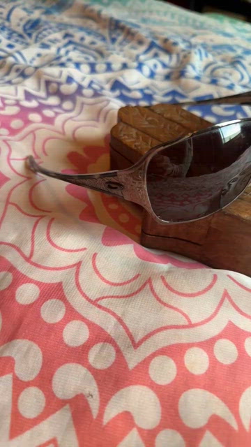 Retro Oakley Sunglasses [floral inlay pattern] Oakley | Accessories | Retro Oakley Sunglasses Floral Inlay  main image 2