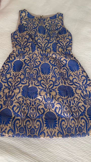 Alice + Olivia Carrie Jacquard dress blue gold size 4