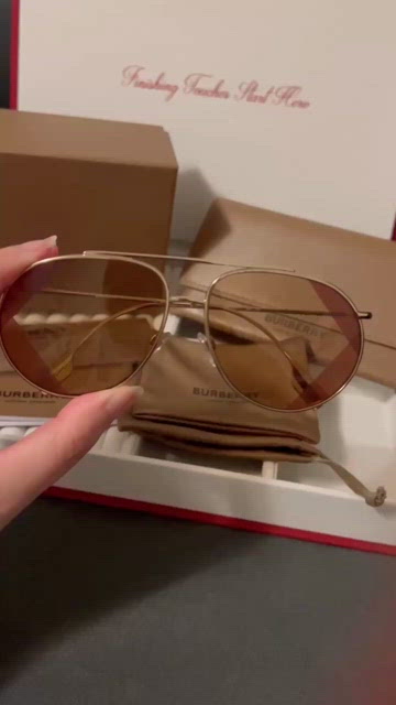 Burberry | Accessories | Nib Burberry Alice Gold Frame  display picture 2