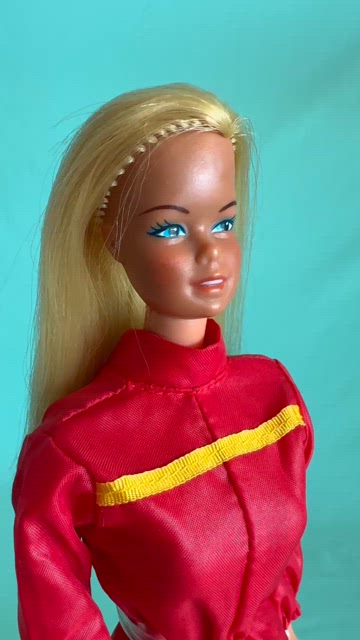 Barbie : les poupées de 1959 et 1977