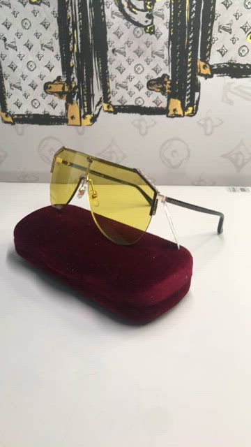 New Authentic Gucci Yellow Lens Sunglasses GG0584s 004 NEW AUTHENTIC GUCCI YELLOW LENS SUNGLASSES GG0584S 004 | eBay main image 2