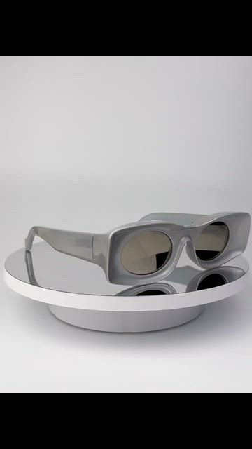 NEW LOEWE SILVER UNISEX SUNGLASSES LOEWE LW40033I 24C NEW LOEWE SUNGLASSES LW40033I 24C SILVER UNISEX EYEWEAR | eBay main image 3