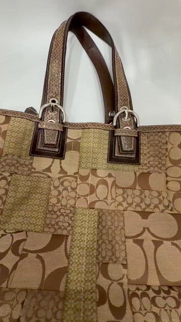 レディース COACH Patchwork Signature Tote Python